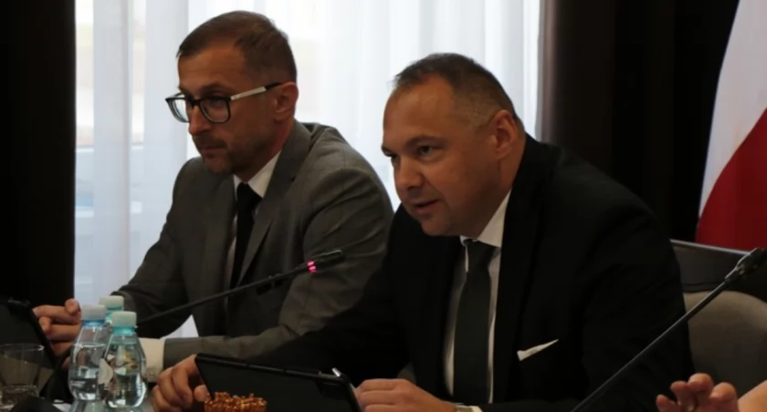 Starosta jarosławski zarobi maksa. Ponad 18 tys. zł brutto [ZDJĘCIA]