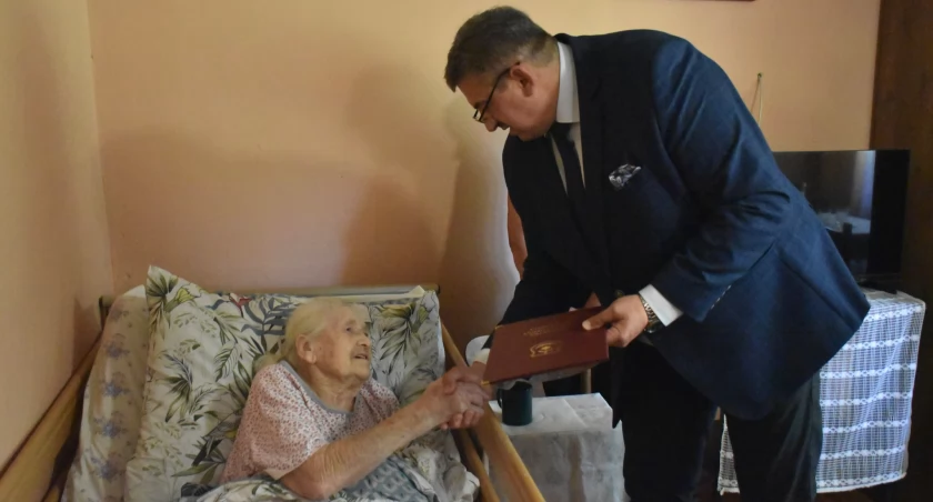 Pani Danuta dołączyła do grona stulatków! Mamy ich w regionie coraz więcej