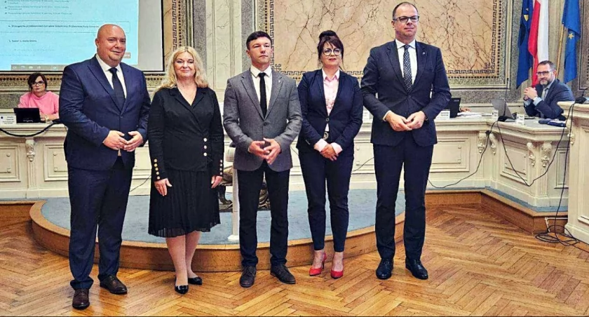 Prezydent Bakun z wotum zaufania i absolutorium