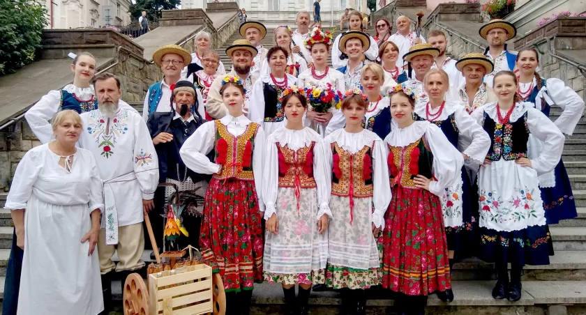 „A to Polska właśnie !”. Wesele na przemyskim Rynku [WIDEO, ZDJĘCIA]