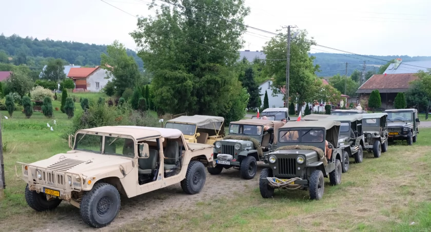Jeepy pod klasztorem [ZDJĘCIA]