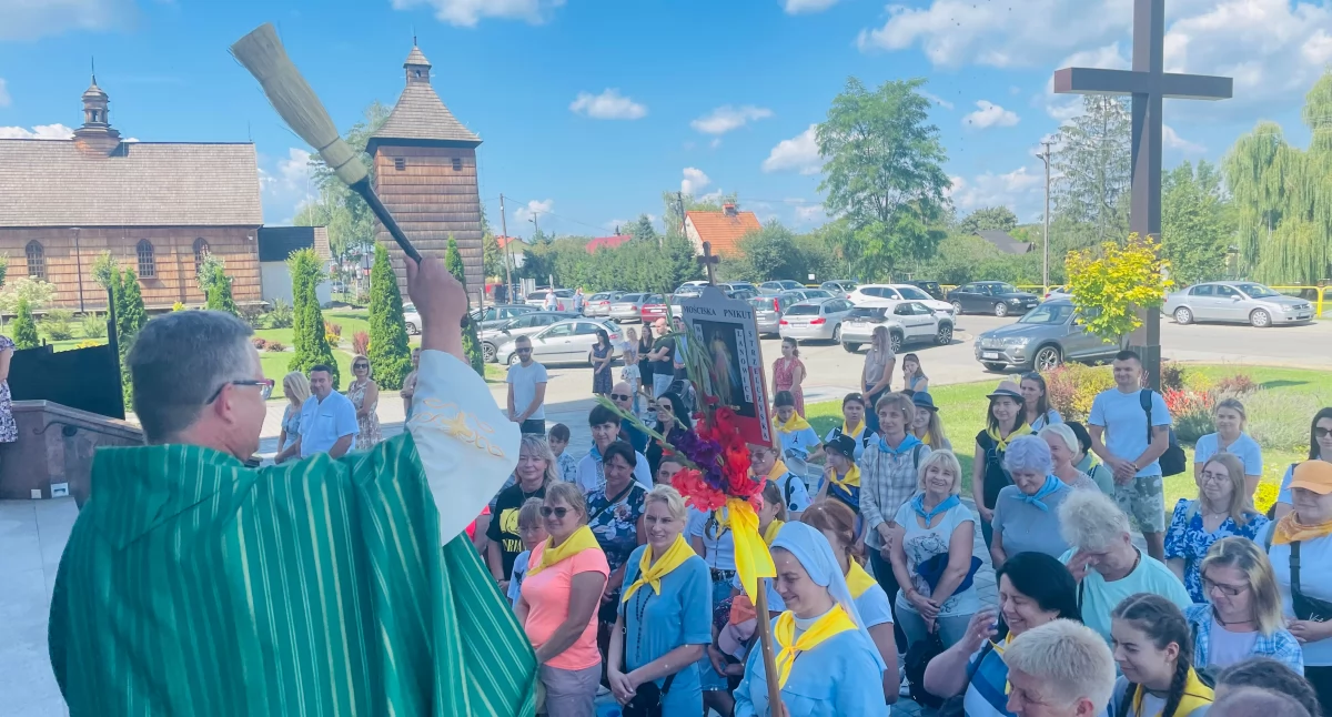 Ze Lwowa i Pnikuta pielgrzymują w intencji wolności i pokoju [ZDJĘCIA]