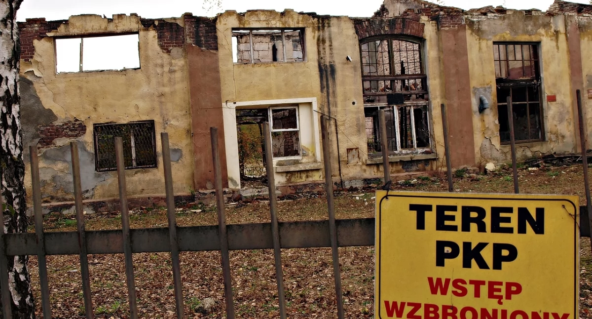 Mariacka wciąż straszy. Sprawa pożaru byłej parowozowni utknęła w sądzie