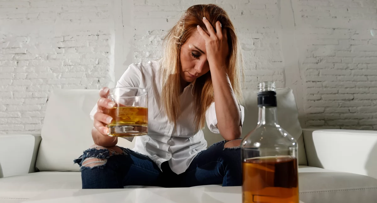 Piwo dla relaksu, wino do obiadu, wieczorny drink na lepszy sen... czyli miłe złego początki