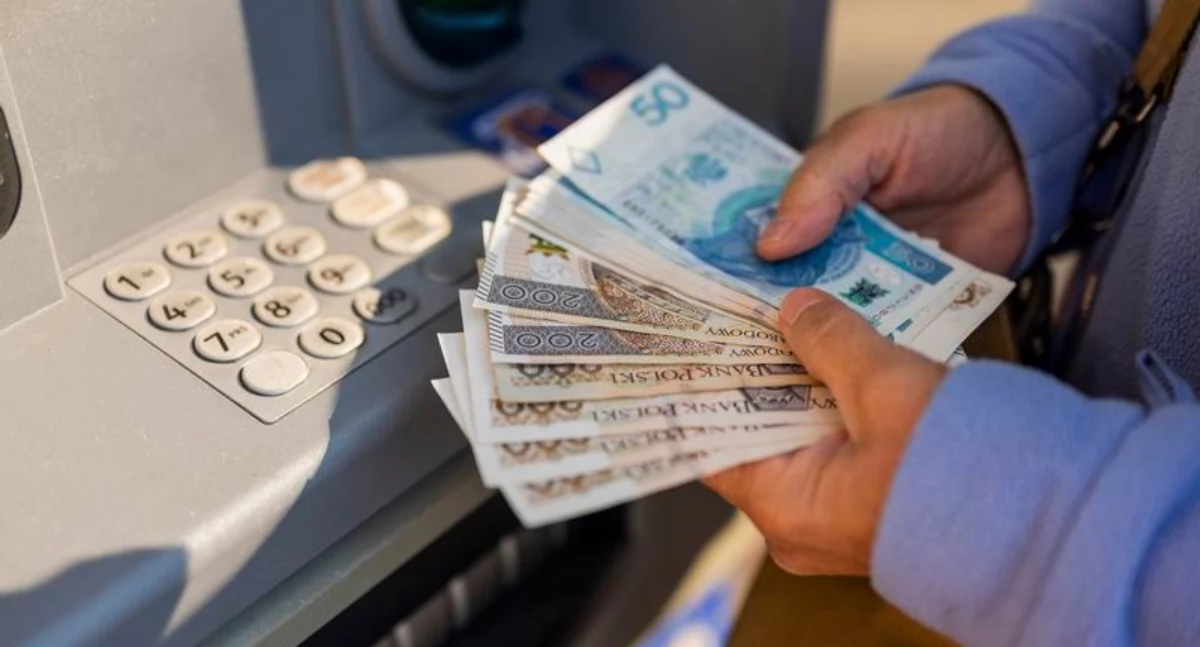 Pracujący emeryci i renciści ograniczeni limitami dorabiania. Zmiany weszły z początkiem września