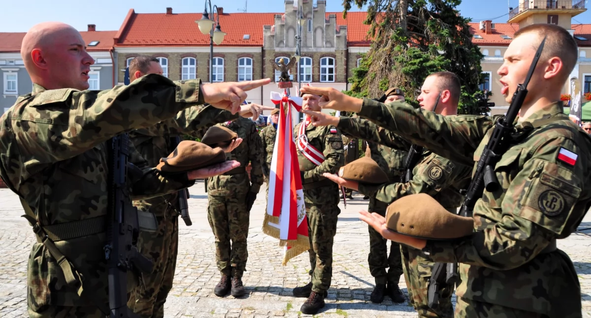 Czwarta przysięga „terytorialsów”. Rotę wypowiedziało ponad 30 ochotników [ZDJĘCIA]