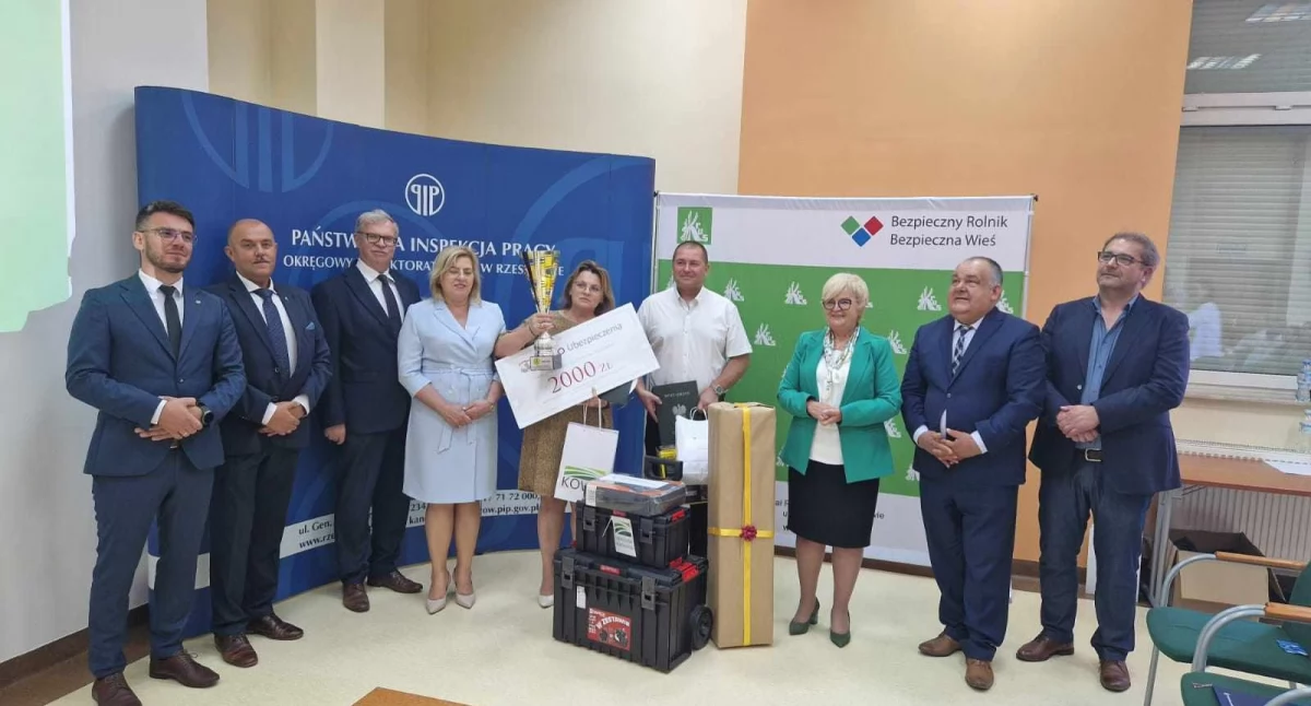 Rolnicy z Łowiec z nagrodą specjalną. Odebrali gratulacje z rąk wojewody