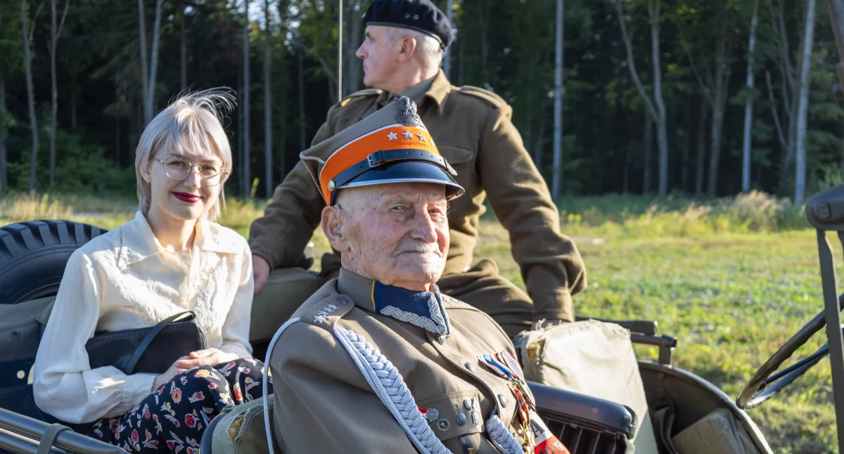 Najstarszy czołgista batalionu w Żurawicy skończył 107 lat! [ZDJĘCIA]