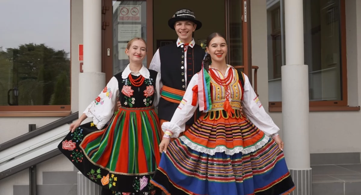 Tour de Szkoły? 75 klas na 75-lecie POB