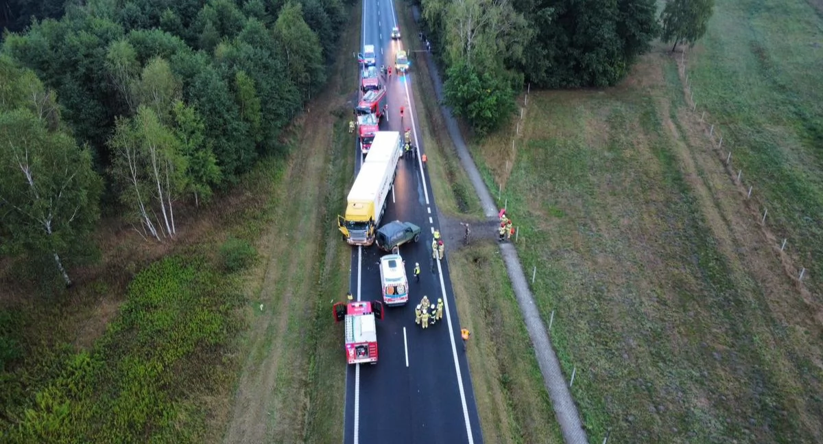 Wypadek w Cmolasie. 7 osób trafiło do szpitala [ZDJĘCIA]