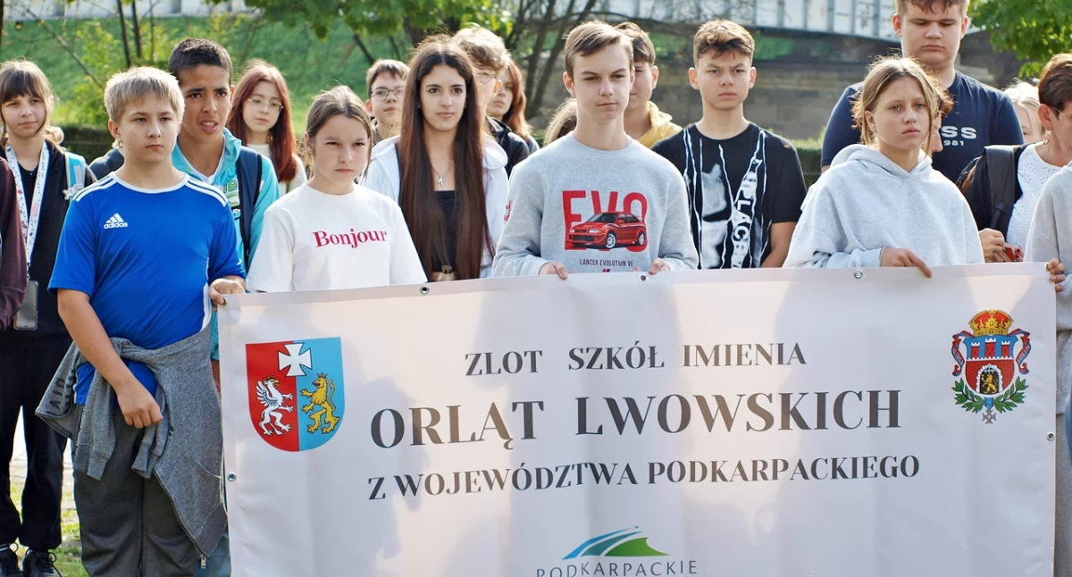 Szkoły imienia Orląt Lwowskich spotkały się nad Sanem [ZDJĘCIA]