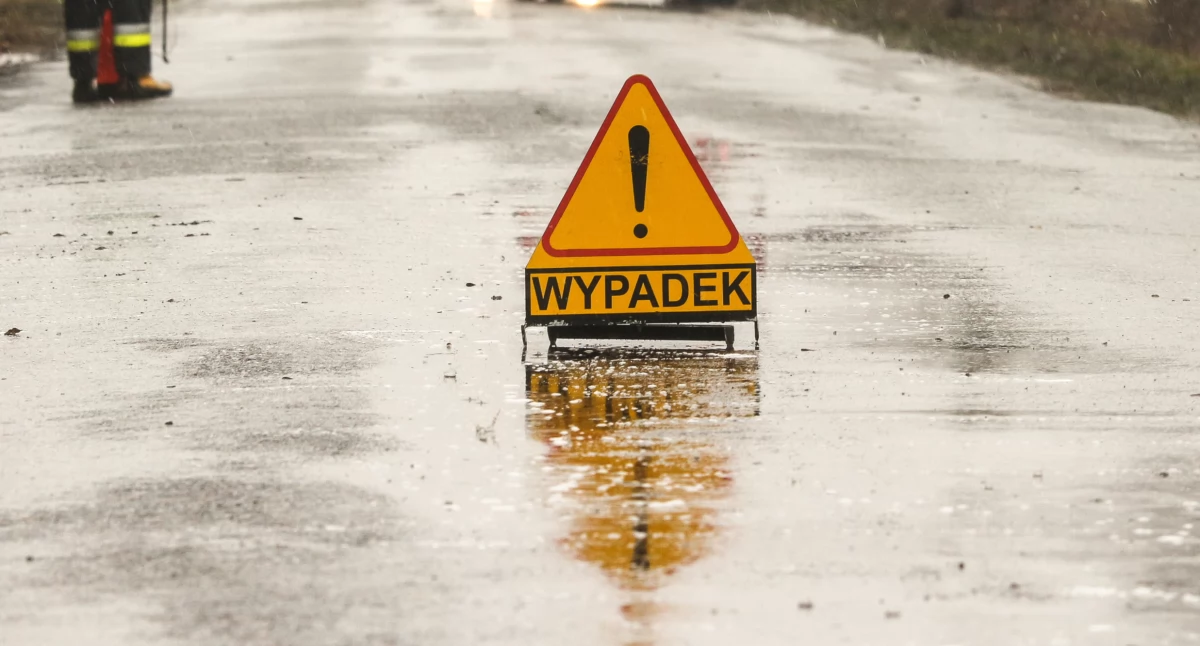 Potrącił mężczyznę i uciekł. Policja szuka świadków wypadku w Prałkowcach