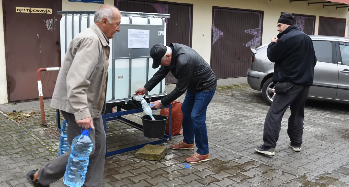 Bakterie coli w miejskiej sieci wodociągowej. Zwołano sztab kryzysowy [ZDJĘCIA]