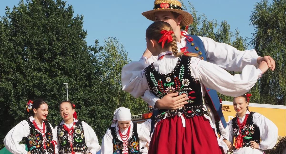 Absolwenci i byli pracownicy jarosławskiego ogniska baletowego poszukiwani!