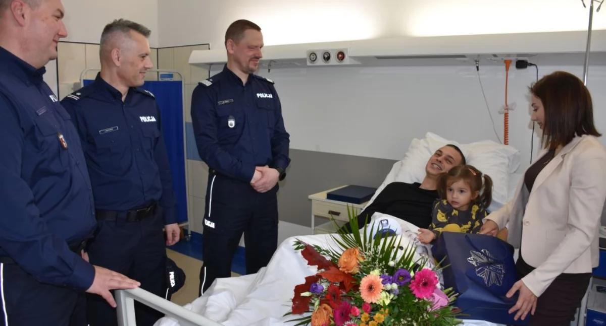 Sierż. szt. Tomasz Wieczorek udowodnił, że ludzkie życie jest dla niego największą wartością [ZDJĘCIA]