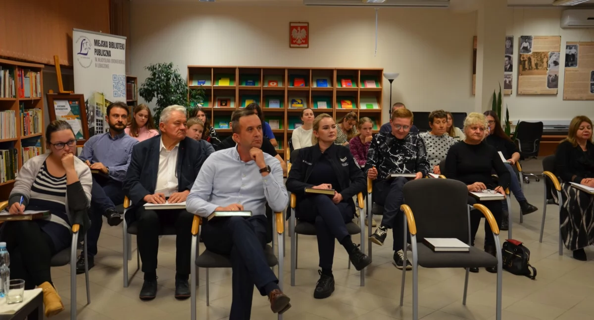 Chwacka choleryczka i hałaśliwa hałastra.  Dla mistrzów ortografii takie wyzwania to bułka z masłem!