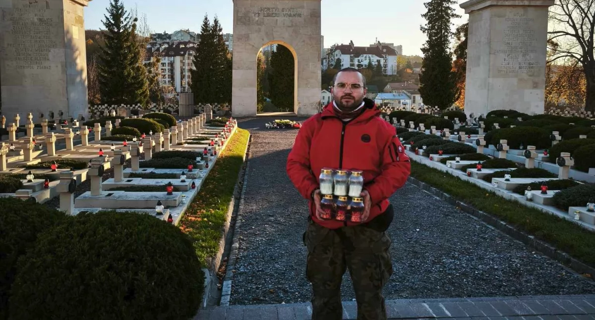 Znicze dotarły na Kresy. Zapalili znicze na grobach Orląt Lwowskich