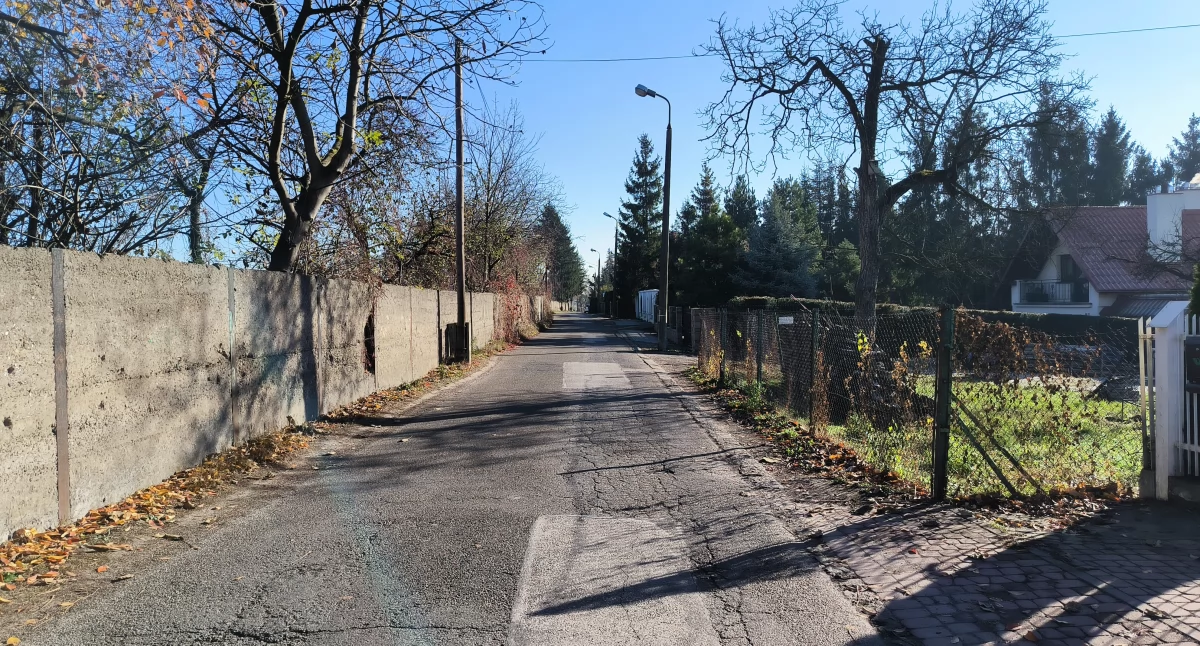 Mieszkańcy: – Na Elektrownianej ciasno i niebezpiecznie. Czy tzw. śpiący policjanci powstrzymają kierowców z ciężką nogą?