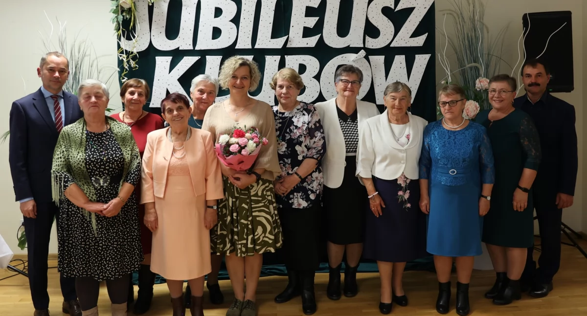 Gromkie sto lat dla klubów seniora! [ZDJĘCIA]