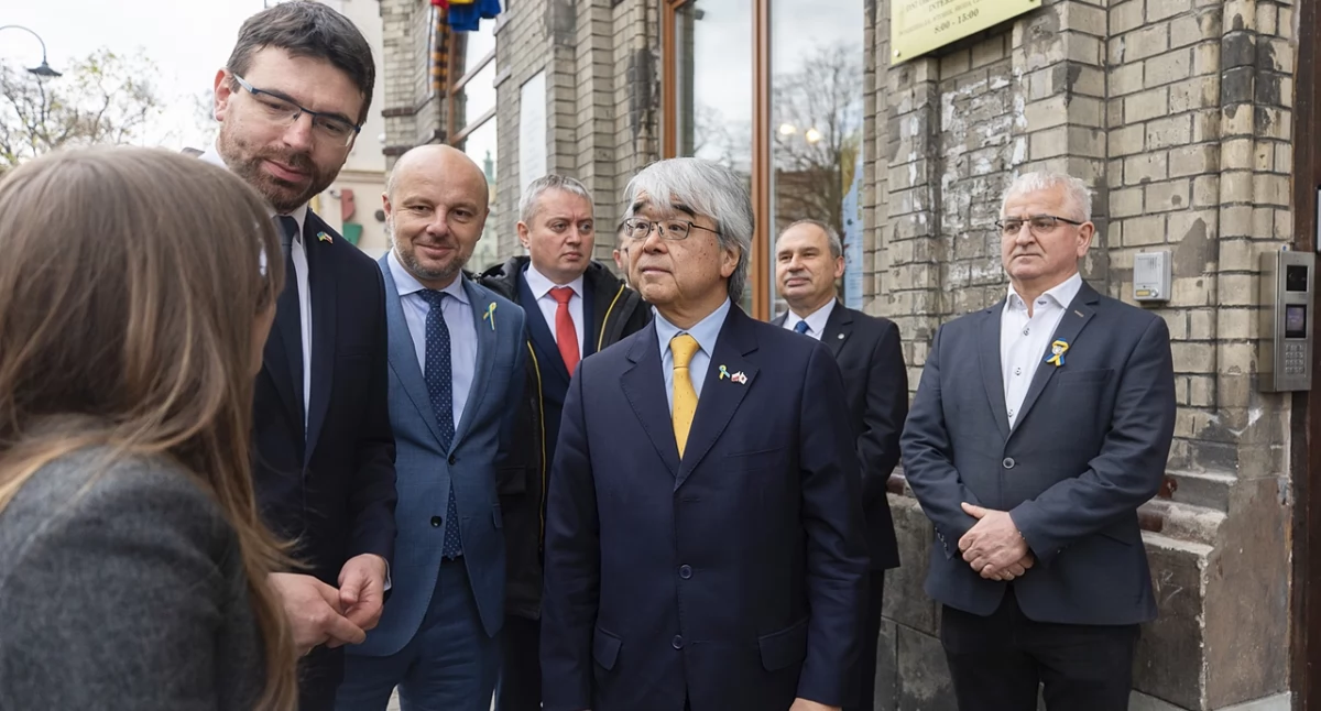 1000 dni rosyjskiej agresji na Ukrainę. Ambasador Japonii nad Sanem [ZDJĘCIA]