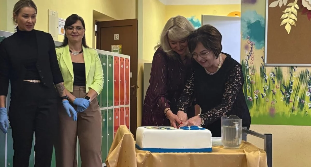 Zaśpiewali „Sto lat” jubilatce! „Czwórka” skończyła 60 lat [ZDJĘCIA]