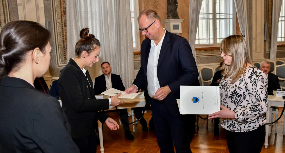Czwórka żaków ze stypendium Prezydenta Miasta Przemyśla