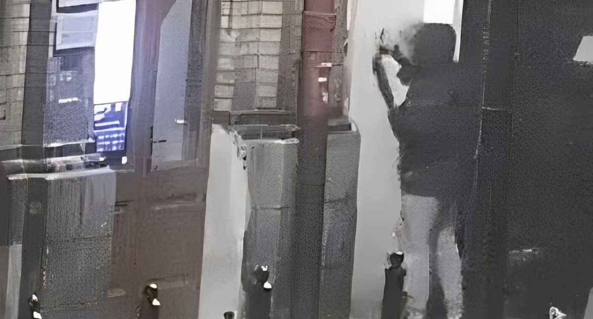 Szedł i „malował”. Zniszczył kilka odnowionych kamienic. 19-letni chuligan zatrzymany