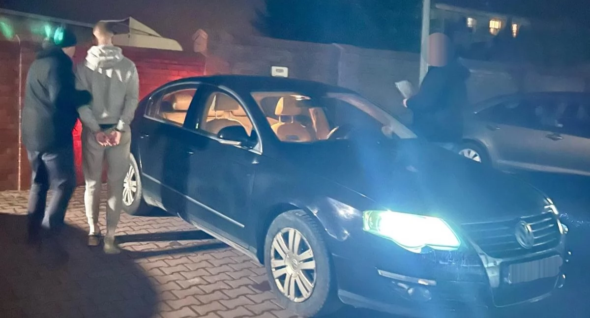  Trzej 17-latkowie i 19-latek pobili 25-latka i jego dwóch znajomych. Wszystko działo się na stacji paliw