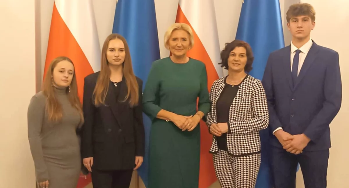 Stypendia od św. Mikołaja. Lubaczowska młodzież spotkała się z Pierwszą Damą [ZDJĘCIA]