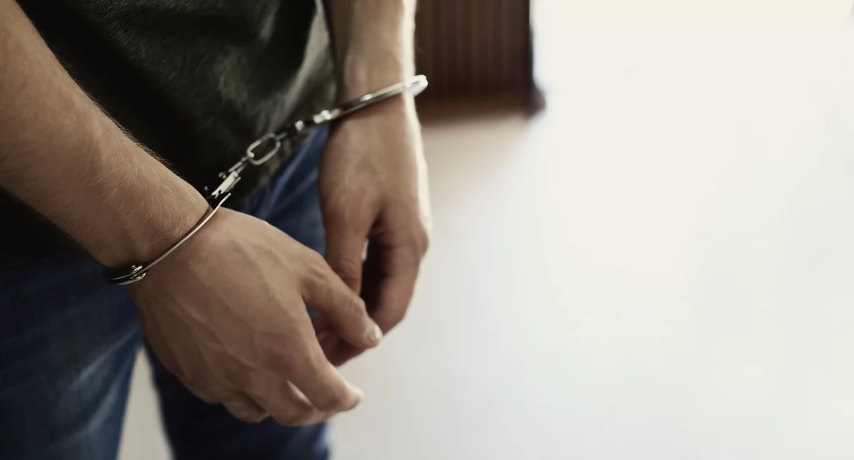 16- i 17-latek odpowiedzą za kradzież z włamaniem. Ich łupem padły telewizor i dekoder