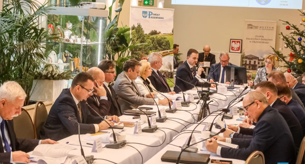 Budżet z deficytem, ale i licznymi inwestycjami