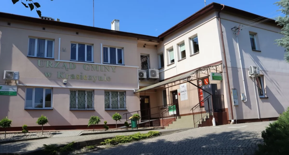 – Kasy w urzędzie brak, a bank chce prowizji! – skarży się mieszkaniec. Gmina tłumaczy, że obowiązku prowadzenia okienka kasowego nie ma 