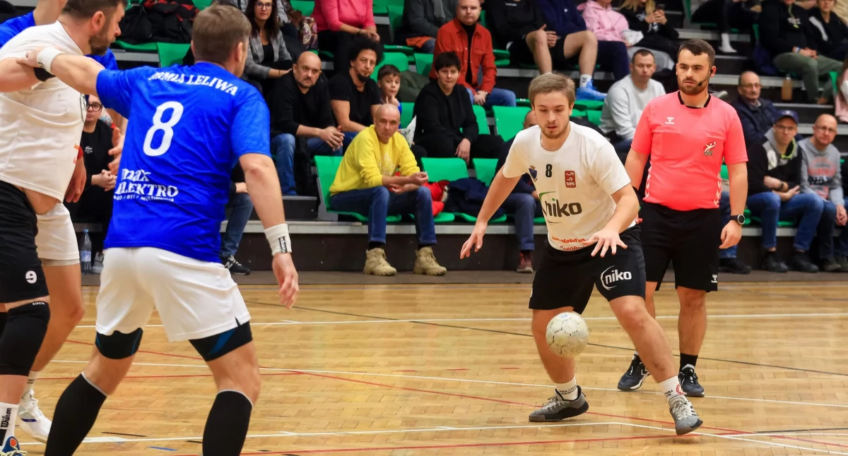 Spora niespodzianka w derbach. SRS NIKO znowu lepszy od SPR Orła. Popis Kacpra Kielara