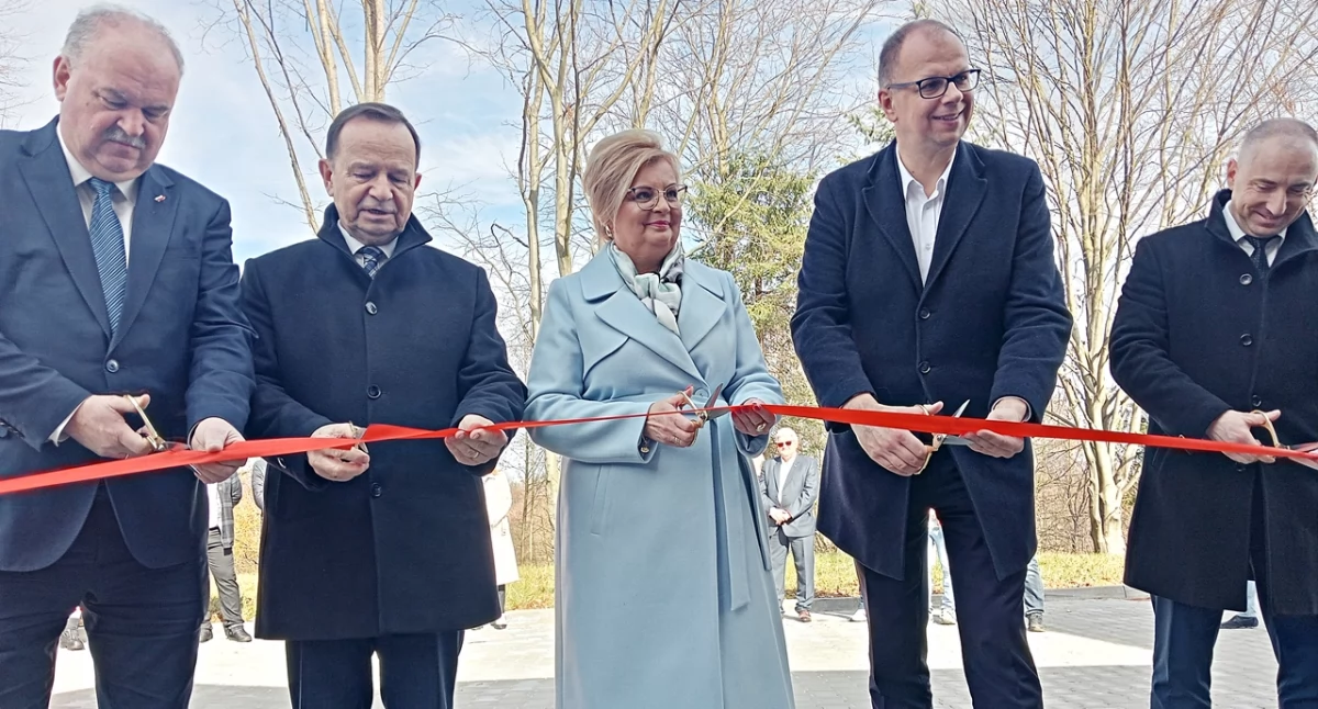 Nowe miejsce „wyczekiwania” karetek przemyskiego pogotowia ratunkowego oddane do użytku [ZDJĘCIA]