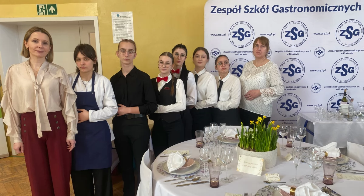 Fantazyjne nakrycie, mistrzowska obsługa kelnerka i kulinarne talenty docenione!