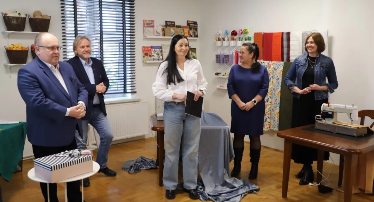 Pracownia krawiecka w bibliotece? Dlaczego nie!