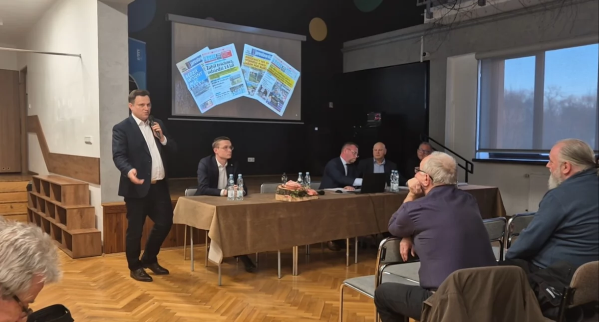 Miasto i spółdzielnia ugięły się przed sprzeciwem mieszkańców w sprawie wodnego placu zabaw [ZDJĘCIA]