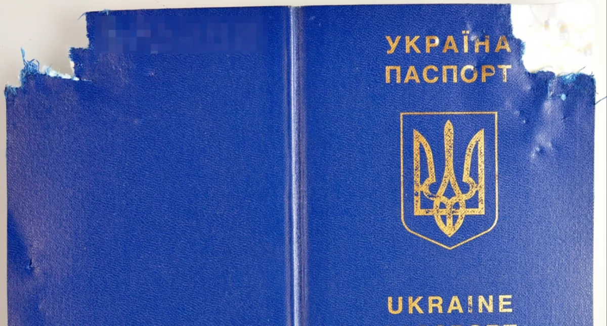 Paszport pogryzł pies a książkę Interbus „poprawiono” korektorem