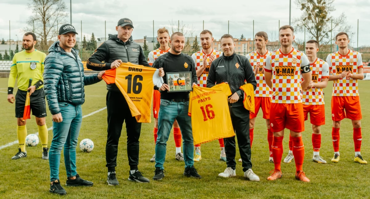 Lider wciąż się nie myli… Czuwaj pokonał Wólczankę. Dwucyfrówka Polonii