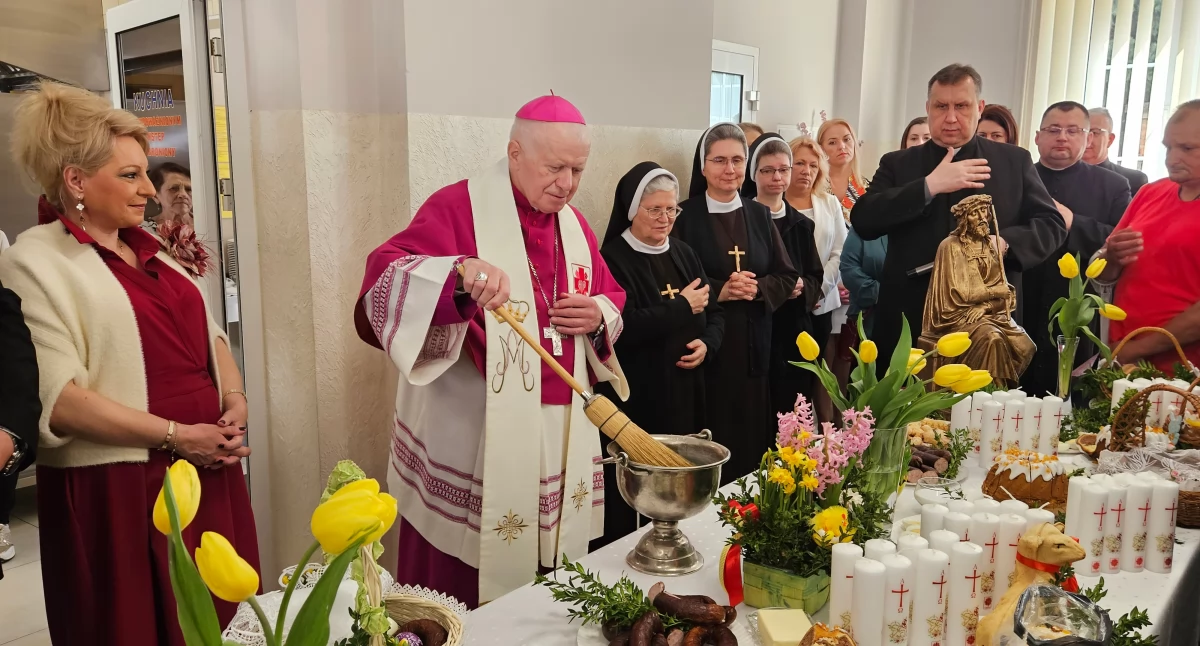Śniadanie wielkanocne w przemyskiej Caritas