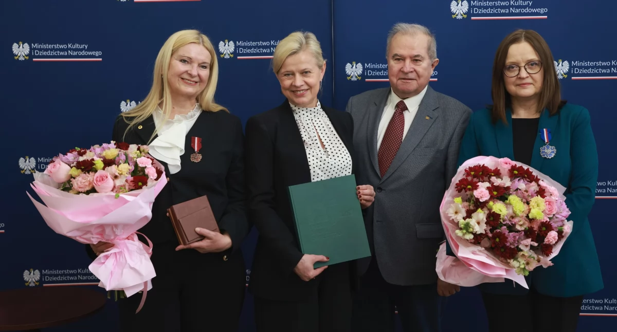 „Gloria Artis” dla Grażyny Stojak