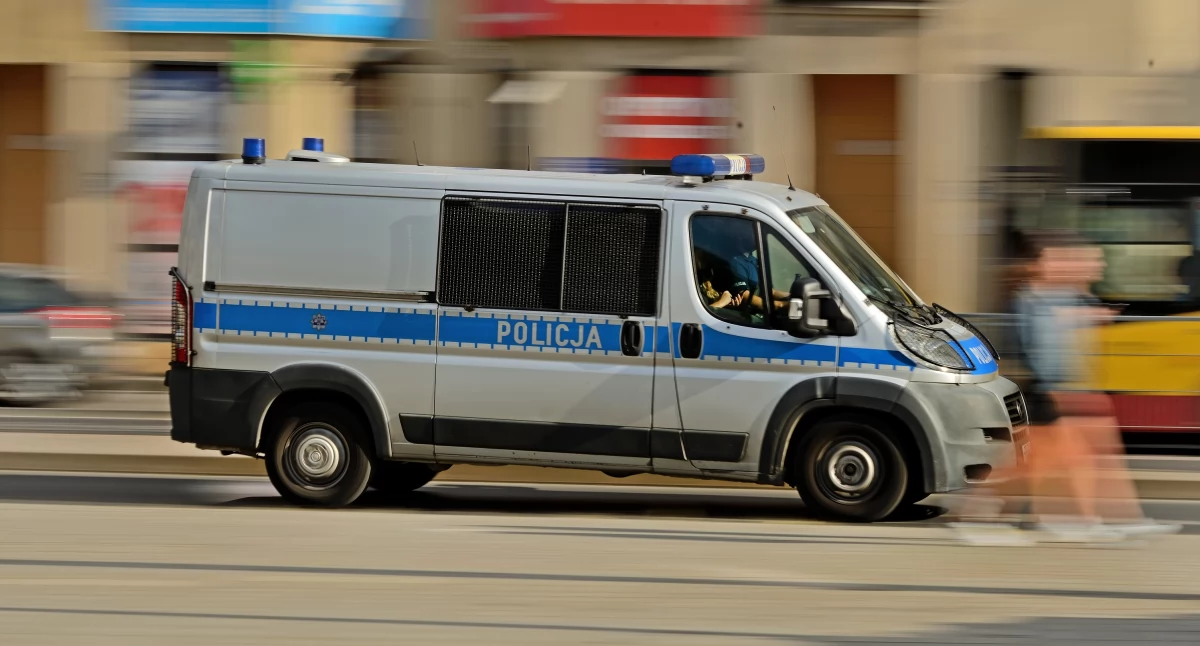 Eskortowali samochód z ranną dwulatką. Jarosławscy policjanci otrzymali miłe podziękowanie 