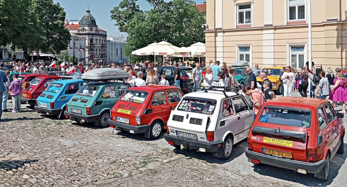 „Maluchy” opanowały przemyski Rynek [ZDJĘCIA]