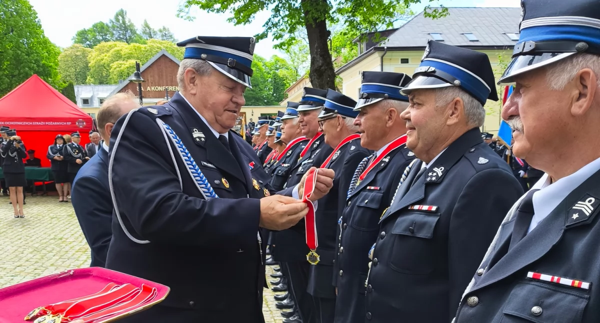 Strażacka brać stanęła u stóp Matki Bożej Kalwaryjskiej