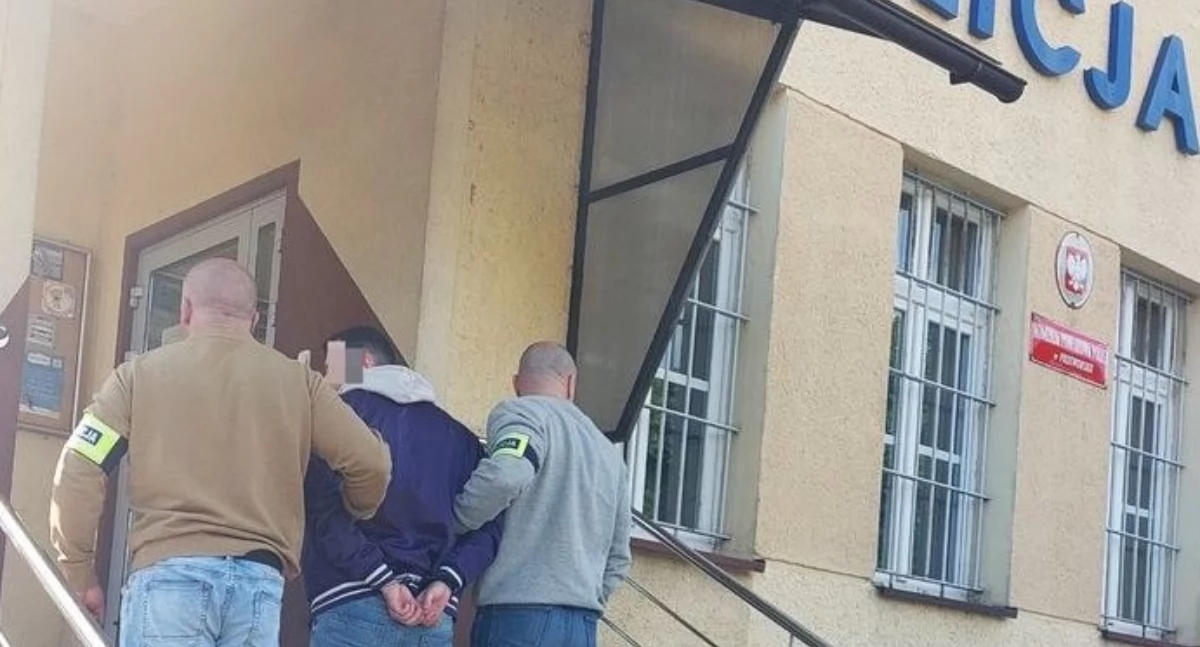 28-latek trafił do aresztu za posiadanie znacznych ilości narkotyków. Kryminalni zabezpieczyli blisko pół kilograma niedozwolonych substancji [ZDJĘCIA]