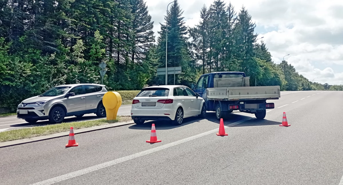Wypadek na Krakowskiej. Terytorialsi pomogli ciężarnej kobiecie
