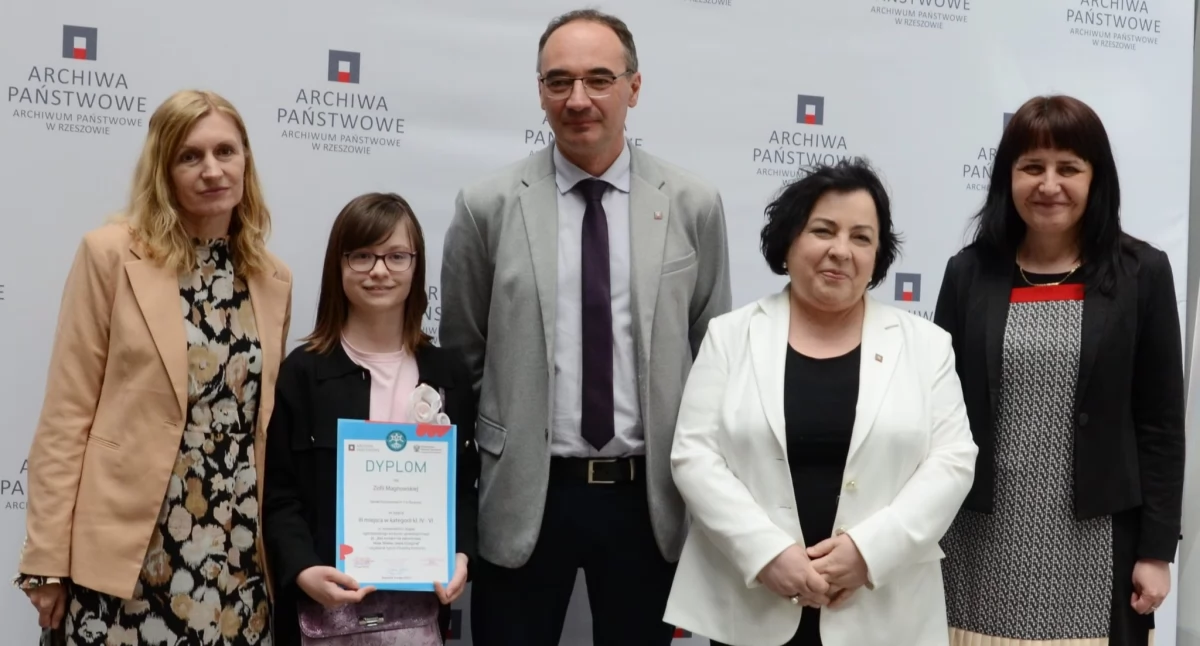 Bez korzeni nie zakwitniesz… Sukces uczennic z naszego regionu