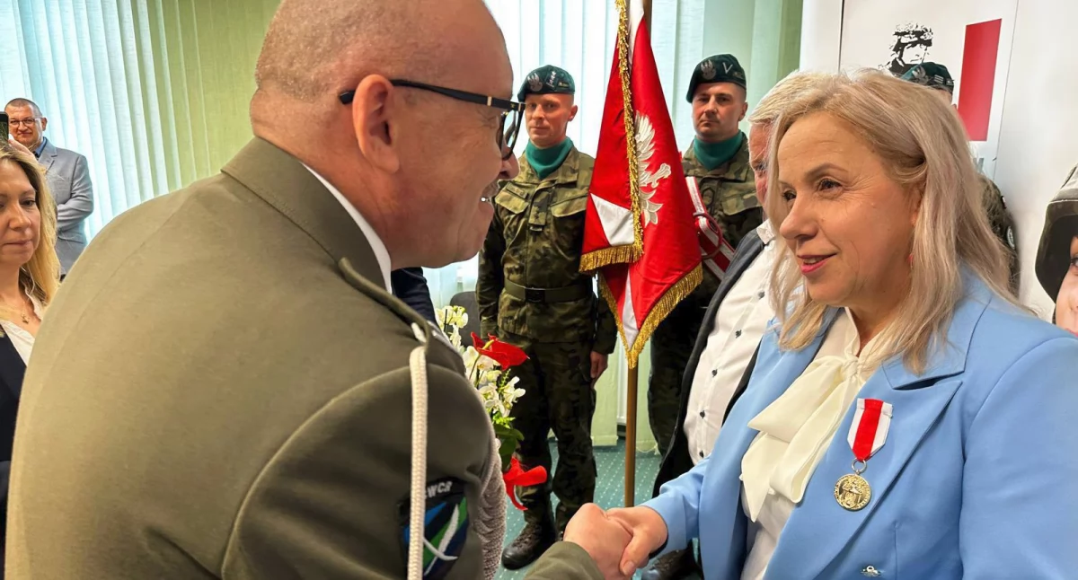 Rodzice żołnierzy i żołnierze uhonorowani medalami [ZDJĘCIA]