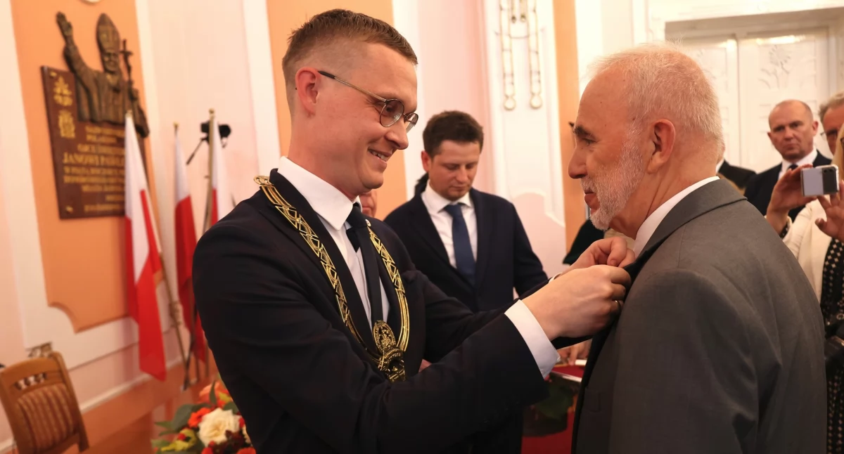 Złota odznaka dla Jarosława Pagacza