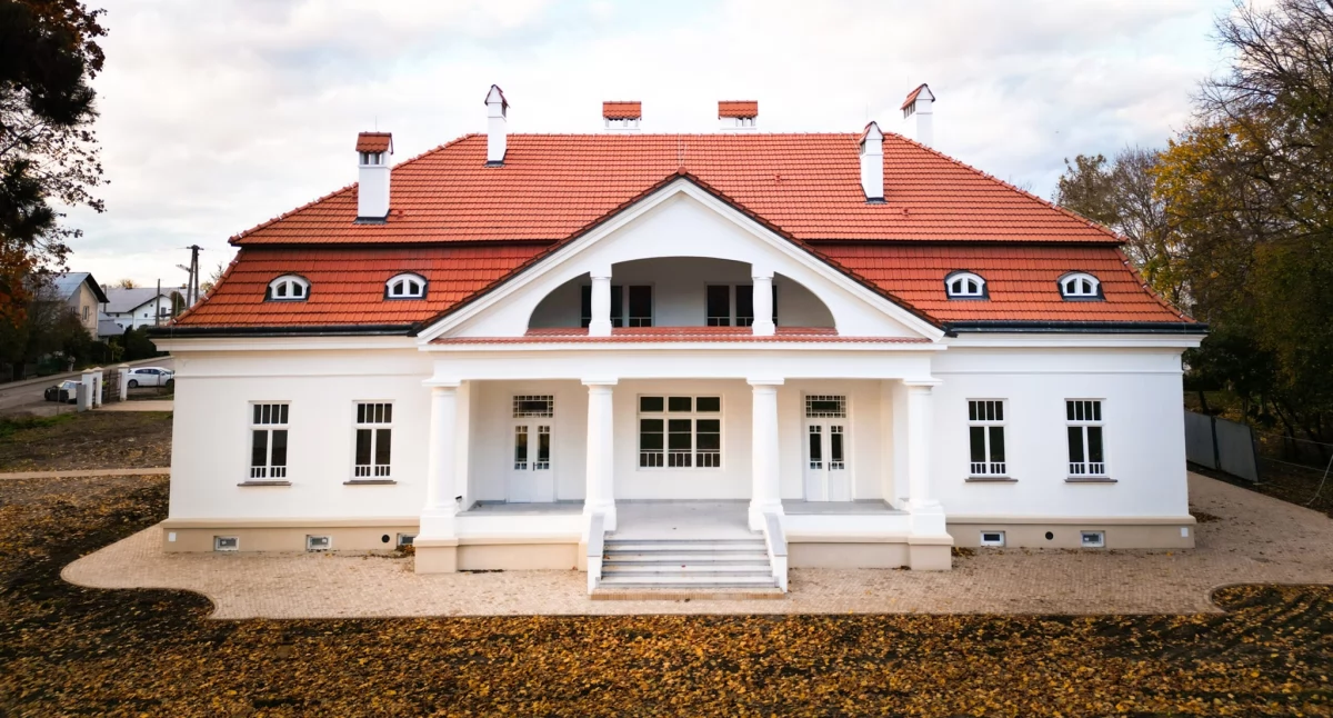 Malarskie wyzwania w dworku Myszkowskich w Stubnie